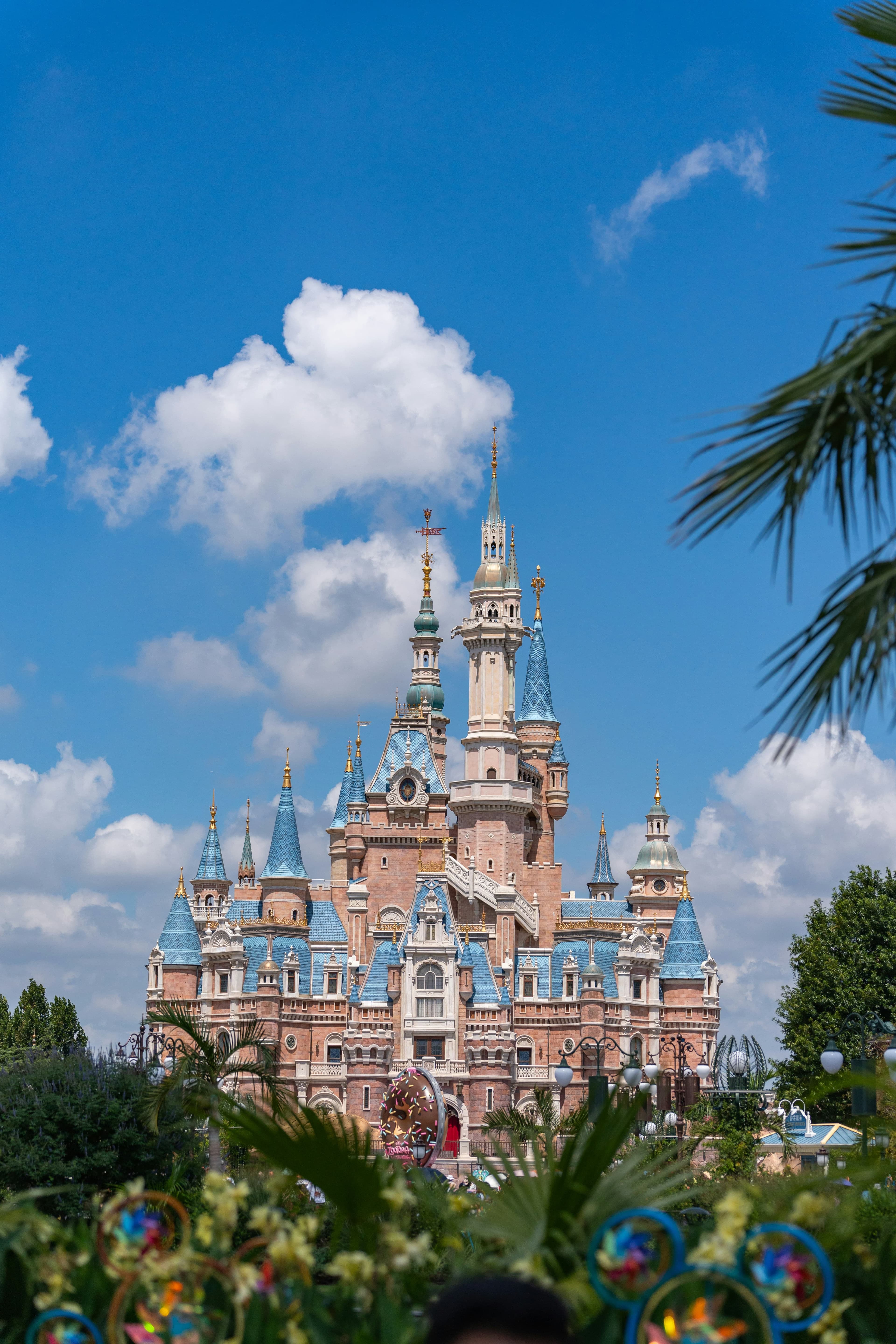 Shanghai Disney Resort (上海迪士尼乐园) - The first Disney resort in mainland China, featuring the largest Disney castle, themed lands, and wo...